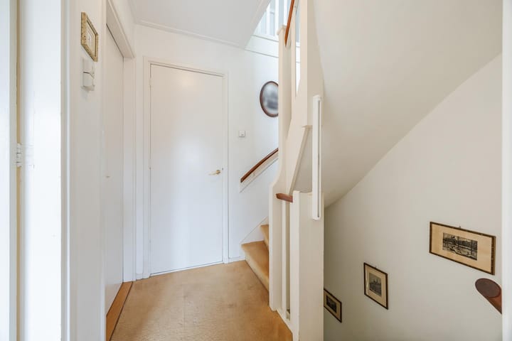 Tussenwoning te koop: Karel Doormanlaan 7, Oegstgeest