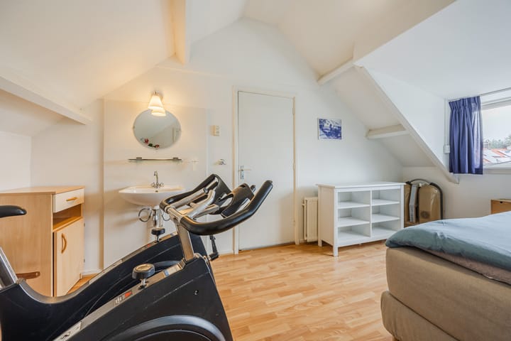 Tussenwoning te koop: Karel Doormanlaan 7, Oegstgeest