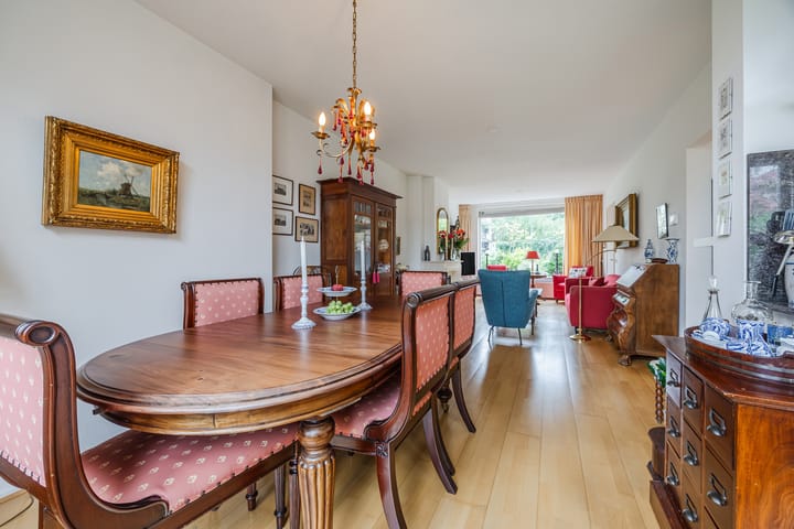 Tussenwoning te koop: Karel Doormanlaan 7, Oegstgeest
