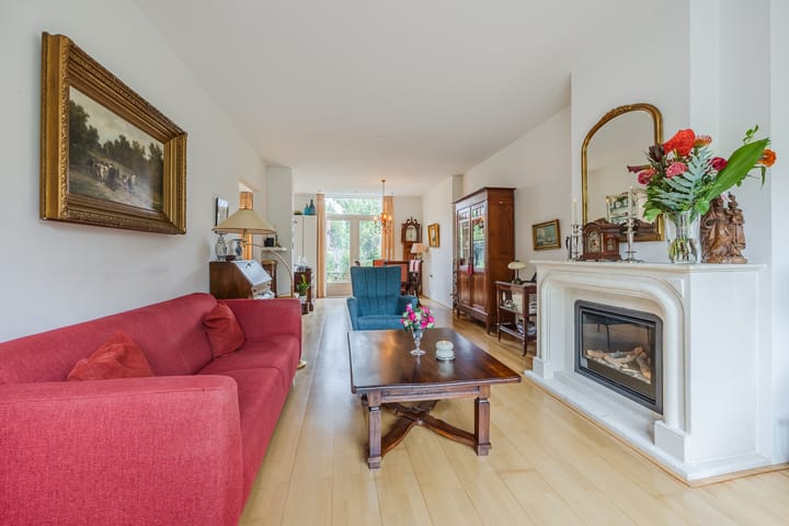 Tussenwoning te koop: Karel Doormanlaan 7, Oegstgeest
