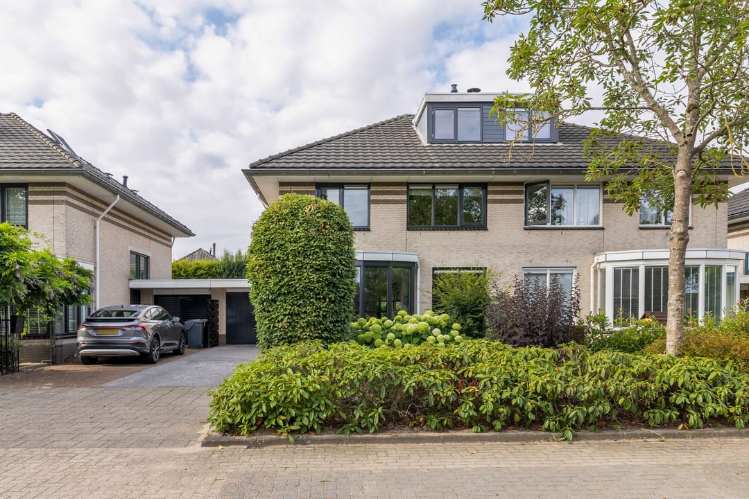Photo 1 of Ambachtsherenlaan 18