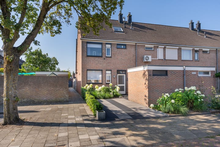 Hoekwoning te koop: Hoogsdenhof 1, Zaltbommel