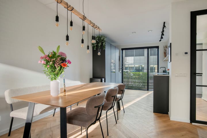 Tussenwoning te koop: Edisonbaan 18-18, Nieuwegein