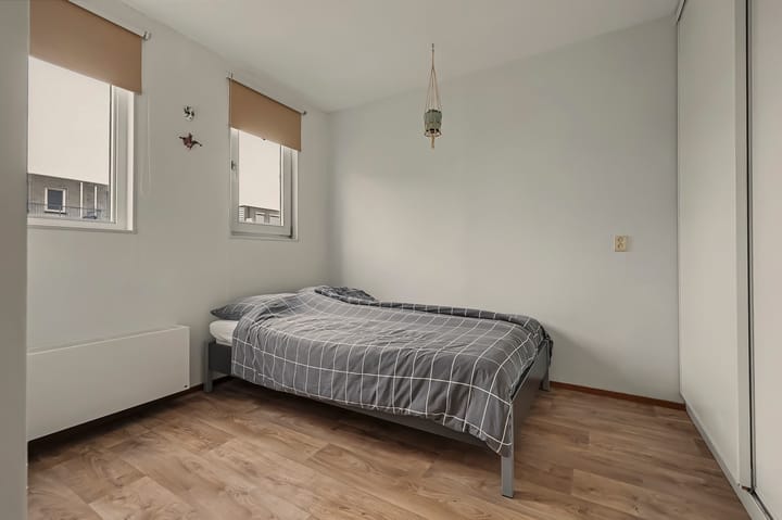 Tussenwoning te koop: Linzenakker 13, Schiedam