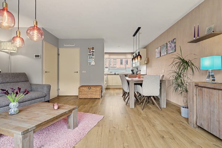 Tussenwoning te koop: Linzenakker 13, Schiedam