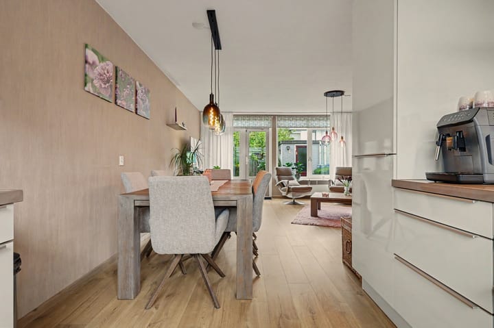 Tussenwoning te koop: Linzenakker 13, Schiedam