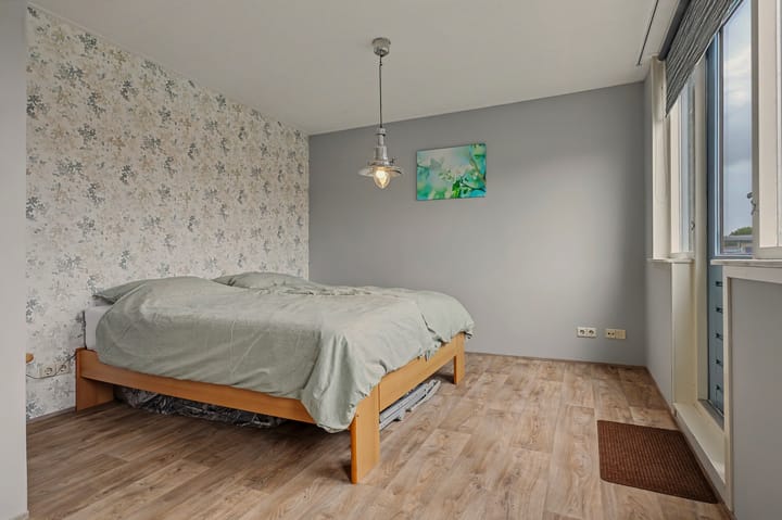Tussenwoning te koop: Linzenakker 13, Schiedam
