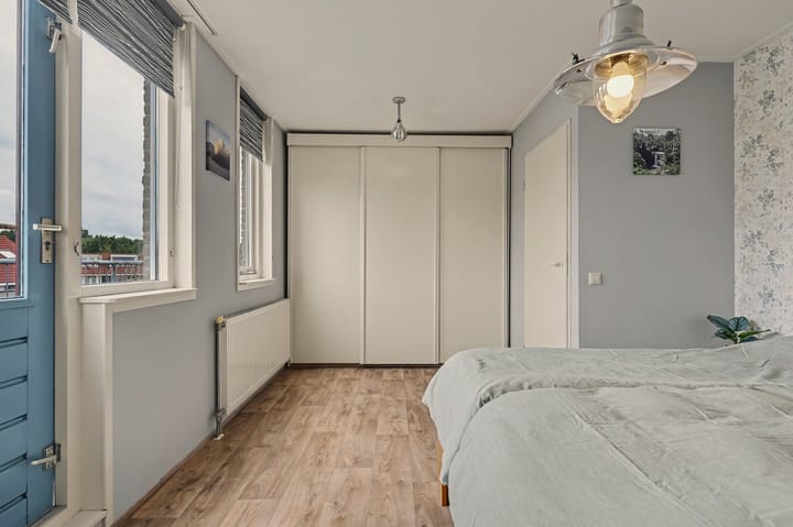 Tussenwoning te koop: Linzenakker 13, Schiedam
