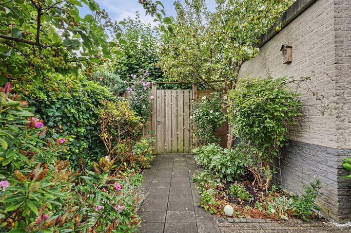 Tussenwoning te koop: Linzenakker 13, Schiedam