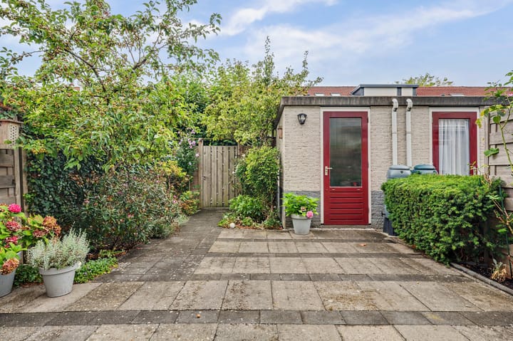 Tussenwoning te koop: Linzenakker 13, Schiedam