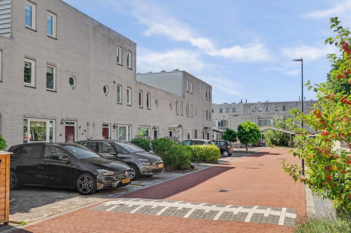Tussenwoning te koop: Linzenakker 13, Schiedam