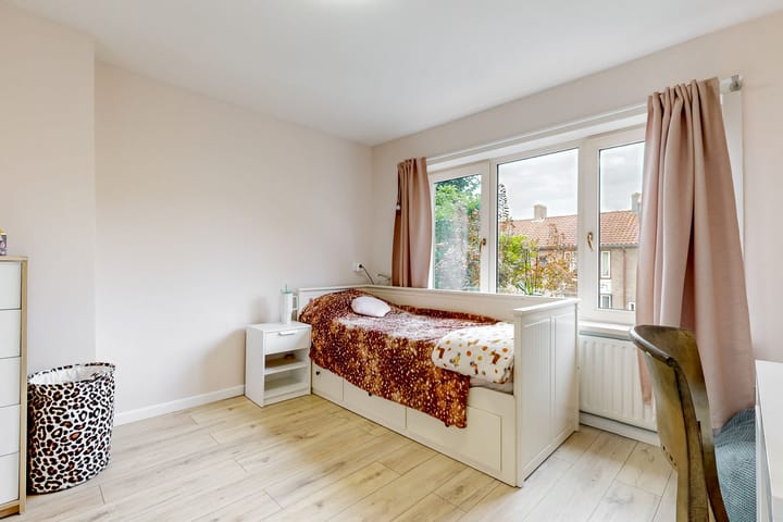 Tussenwoning te koop: Kastanjelaan 34, Leiderdorp