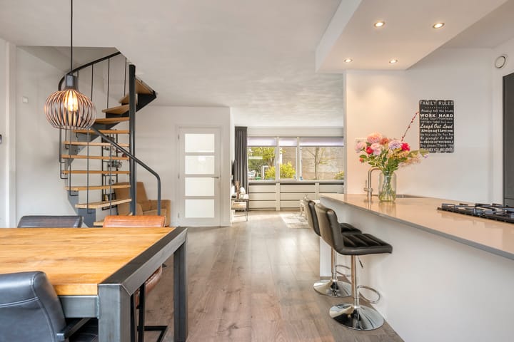 Tussenwoning te koop: Klarinetstraat 6, Helmond
