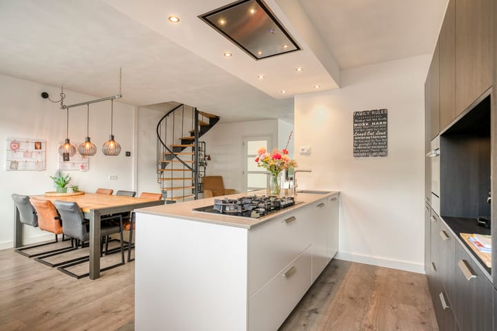 Tussenwoning te koop: Klarinetstraat 6, Helmond