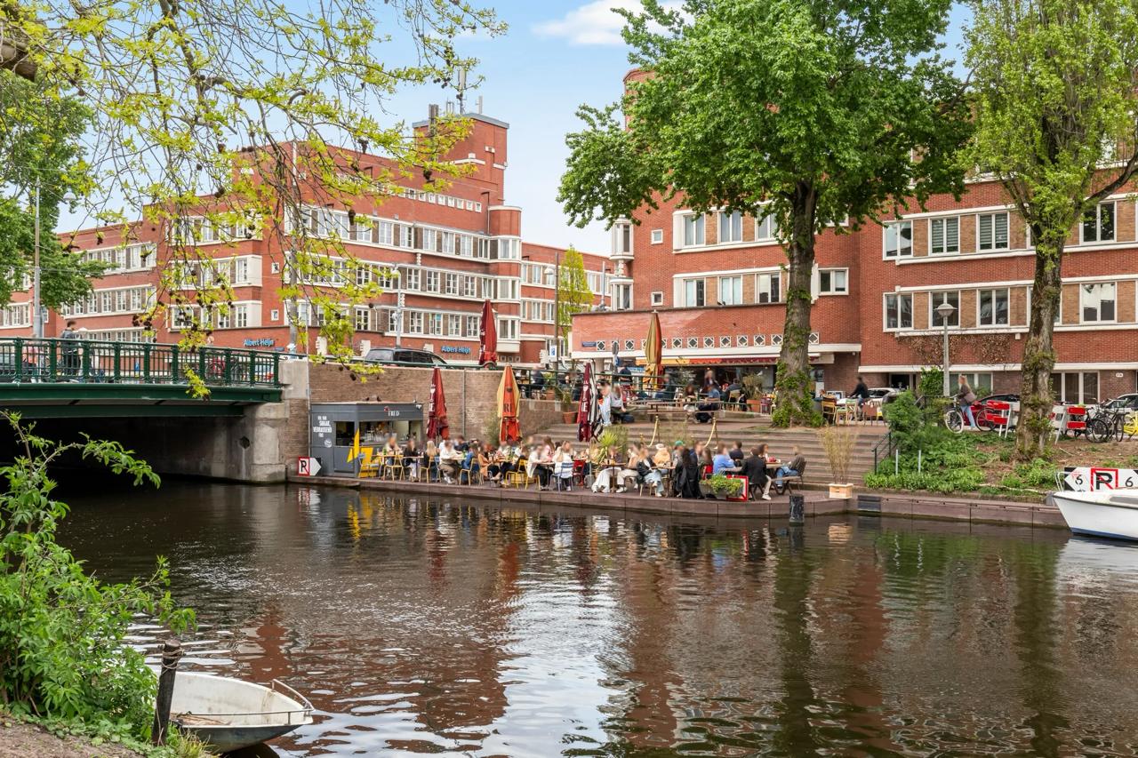 Photo 18 of Bloys van Treslongstraat 62-3