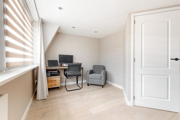 Tussenwoning te koop: Voorstraat 27, Leiden