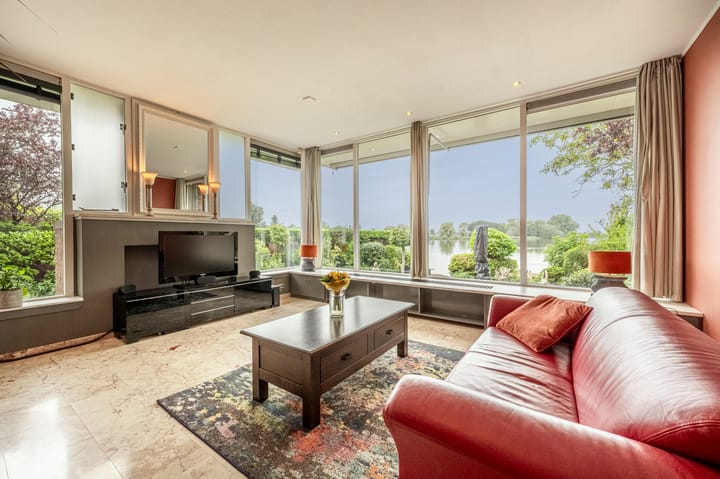 Vrijstaande woning te koop: Dorpsstraat 54A, Maasdam