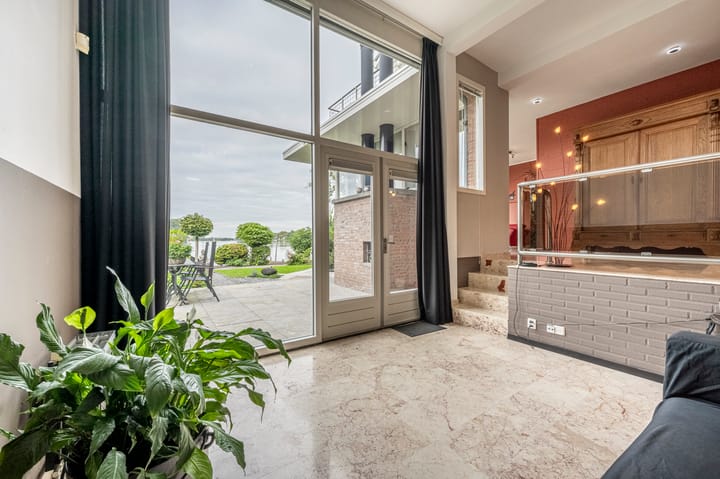Vrijstaande woning te koop: Dorpsstraat 54A, Maasdam