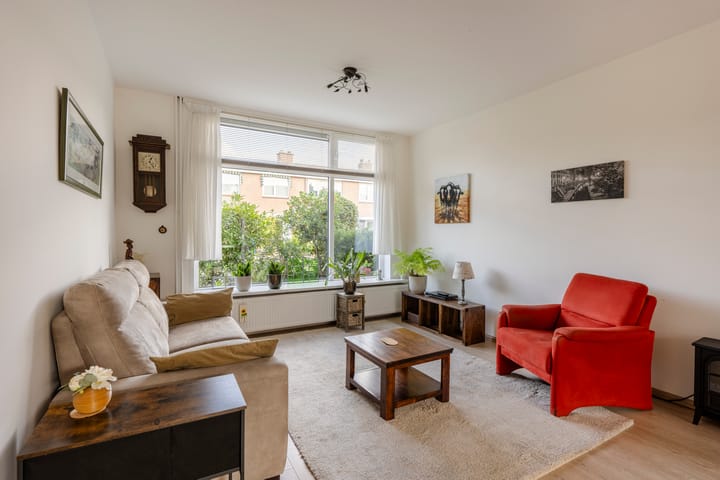 Tussenwoning te koop: Van der Marckstraat 7, Wassenaar