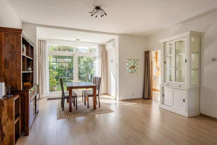 Tussenwoning te koop: Van der Marckstraat 7, Wassenaar