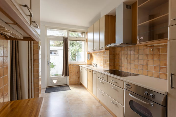 Tussenwoning te koop: Van der Marckstraat 7, Wassenaar
