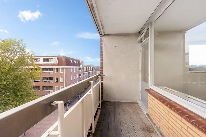 Appartement te koop: Burgemeester Kuperusplein 82, Heerenveen