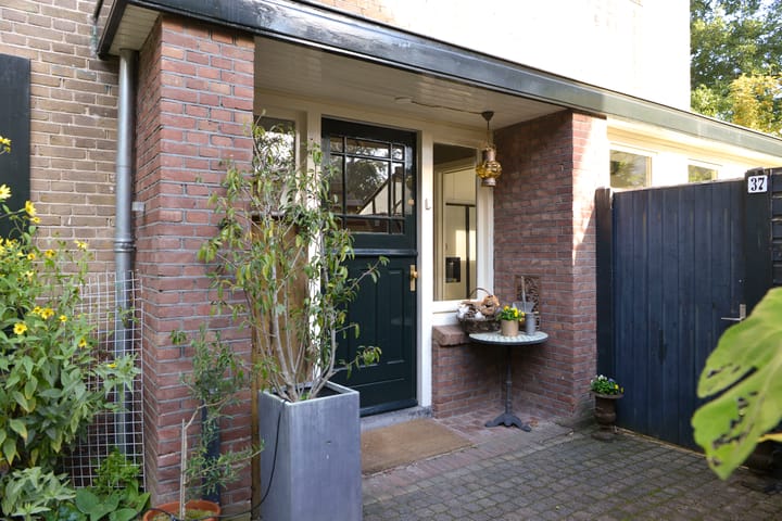 Twee-onder-één-kap te koop: Vondellaan 37, Baarn