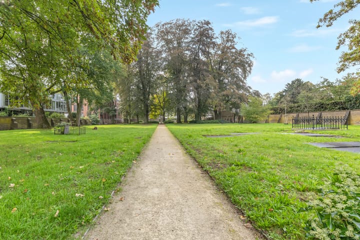 Appartement te koop: Burgemeester Andriessenstraat 30, Hilversum