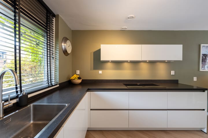Hoekwoning te koop: Orion 41, Hellevoetsluis