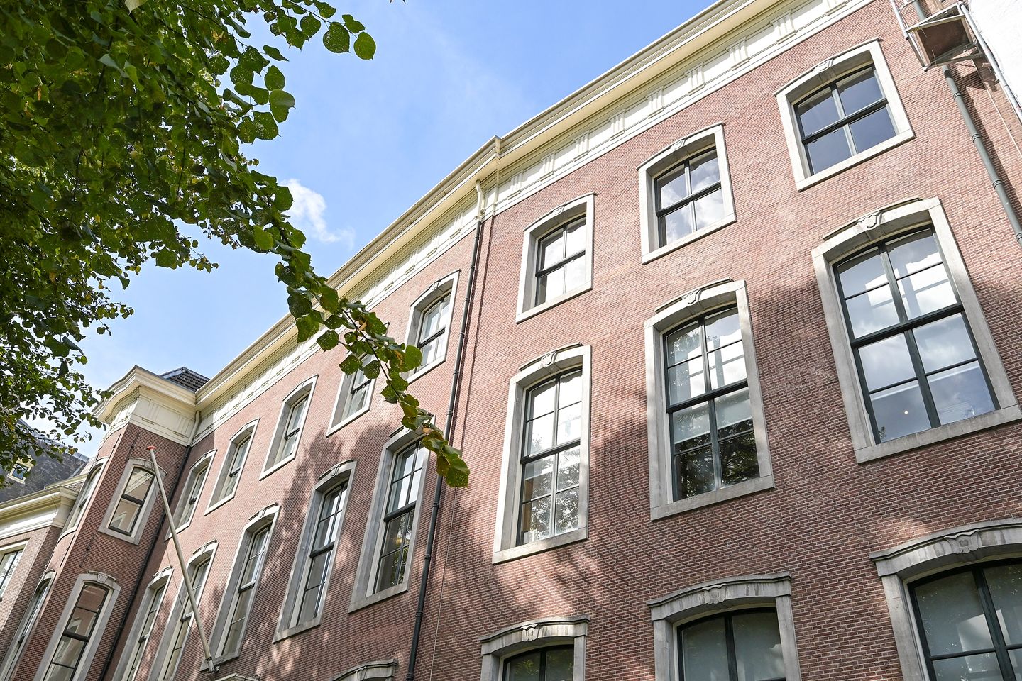 View photo 3 of Lange Vijverberg 4