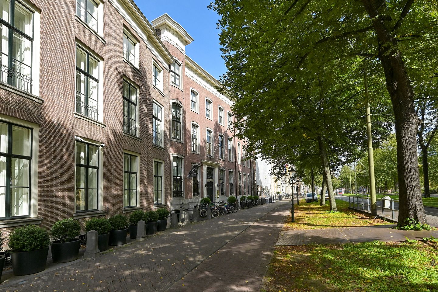 View photo 5 of Lange Vijverberg 4