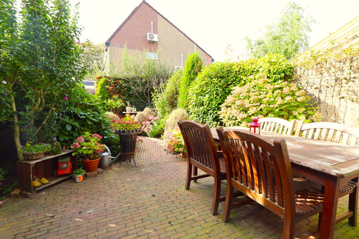 Tussenwoning te koop: Basielhof 14, Oosterhout (Nb)