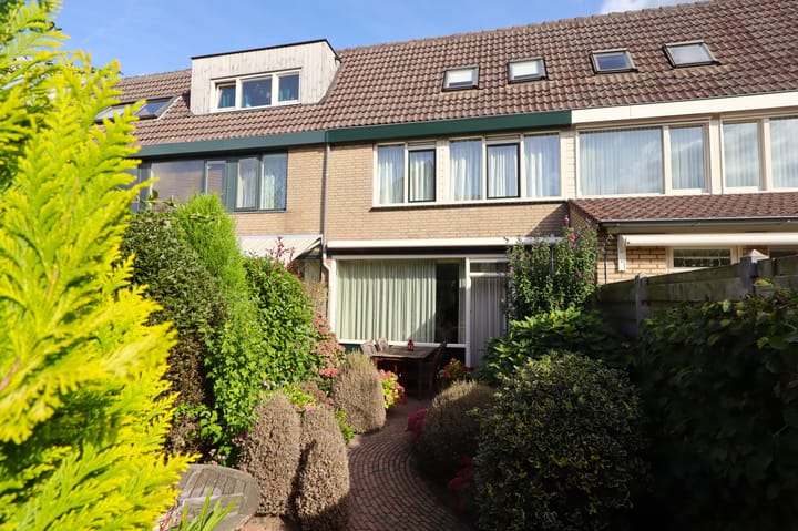 Tussenwoning te koop: Basielhof 14, Oosterhout (Nb)