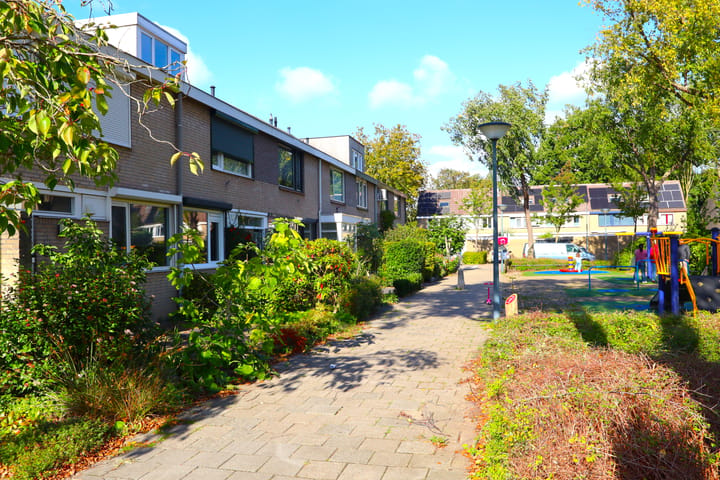 Tussenwoning te koop: Basielhof 14, Oosterhout (Nb)