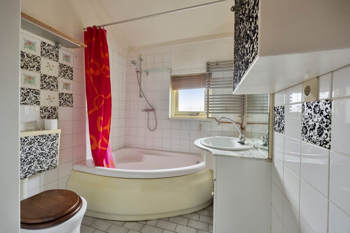 Tussenwoning te koop: Maria Rutgerslaan 43, Hoofddorp