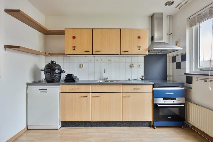 Tussenwoning te koop: Maria Rutgerslaan 43, Hoofddorp