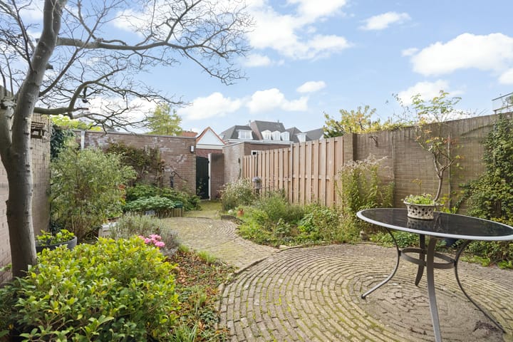 Tussenwoning te koop: Florahof 9, Noordwijk (Zh)