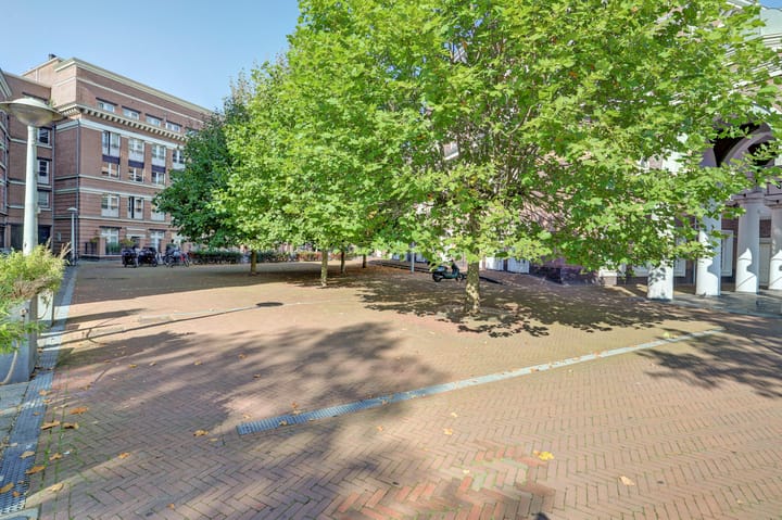 Foto 4 van Piri Reisplein 41