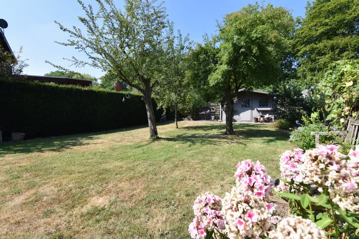 Photo 4 of Benzenraderweg 218