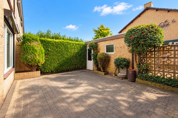 Hoekwoning te koop: Kasteel Hillenraedtstraat 17, Roermond