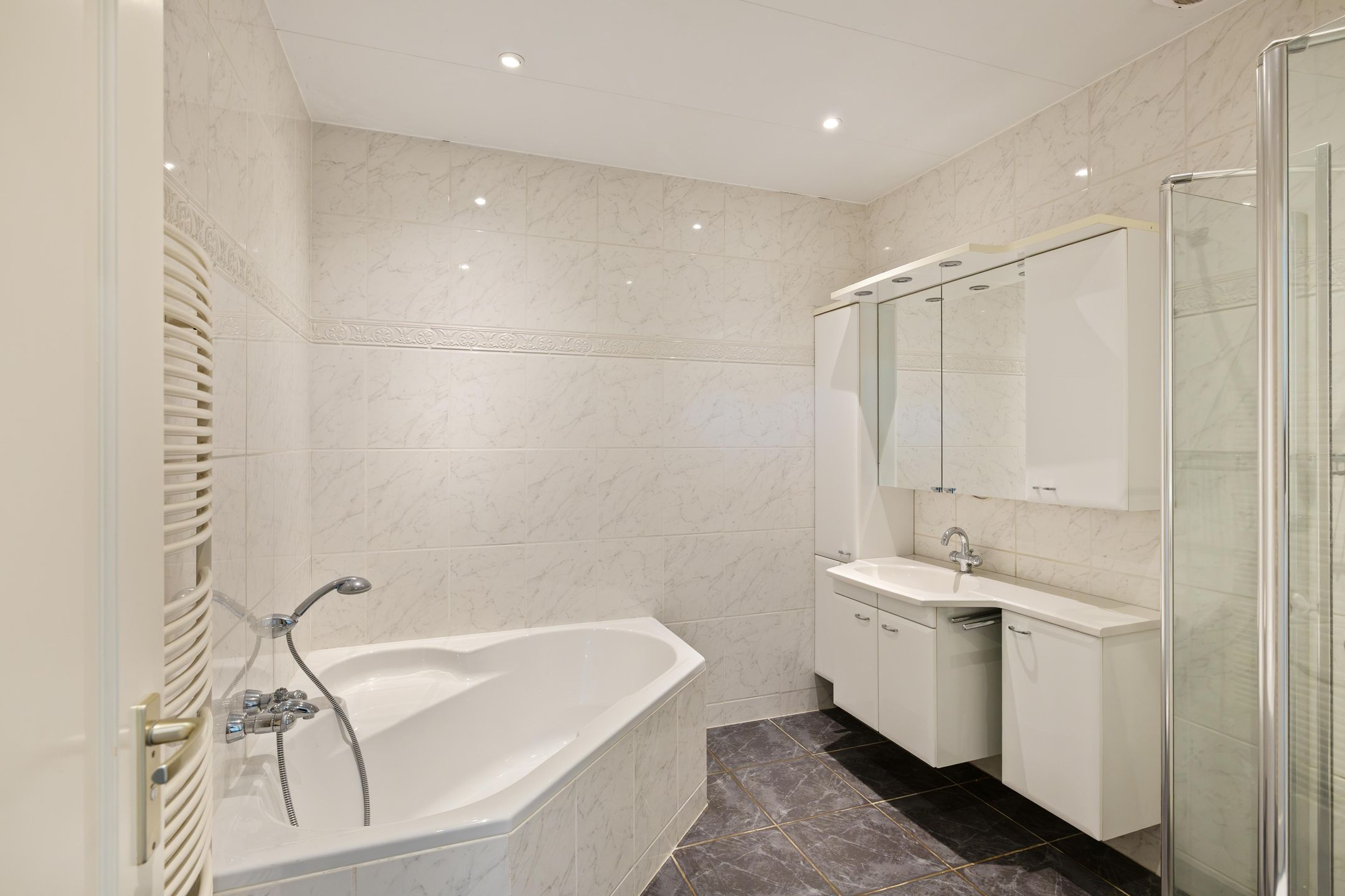 Photo 15 of Irenestraat 29
