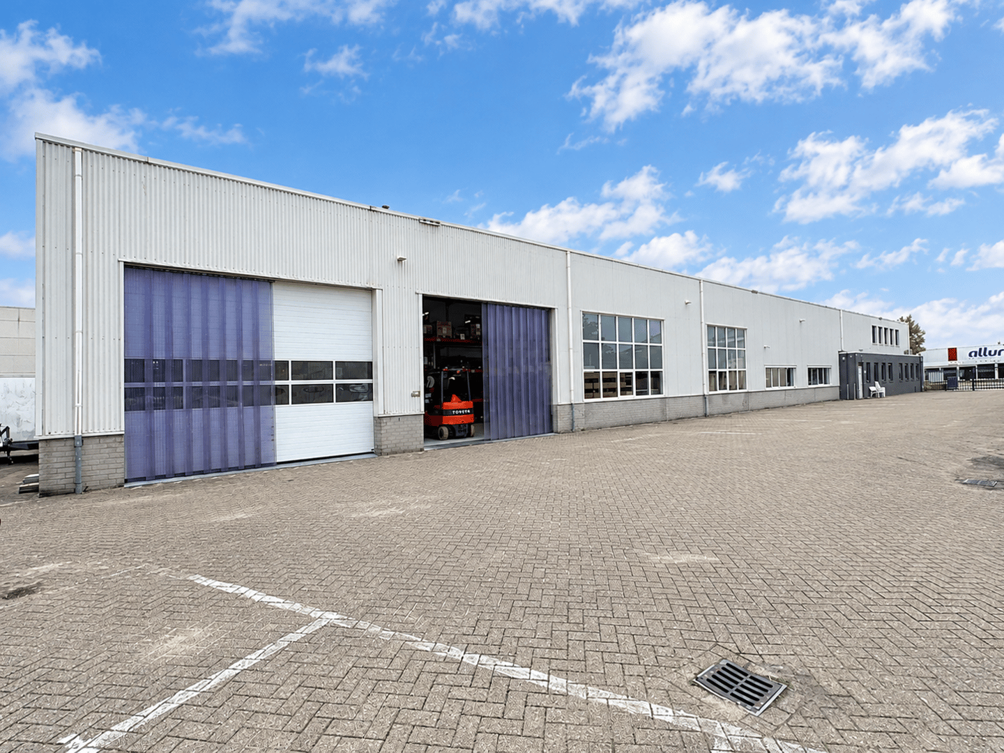 View photo 3 of Industrieweg 7