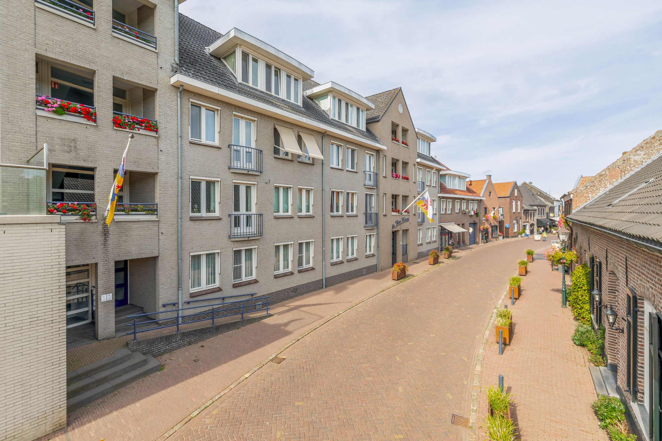 Photo 33 of Schans 14-C