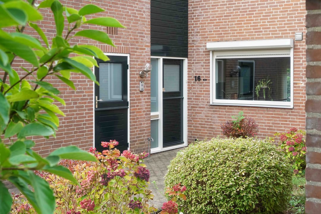 Photo 8 of Ronhaarstraat 16