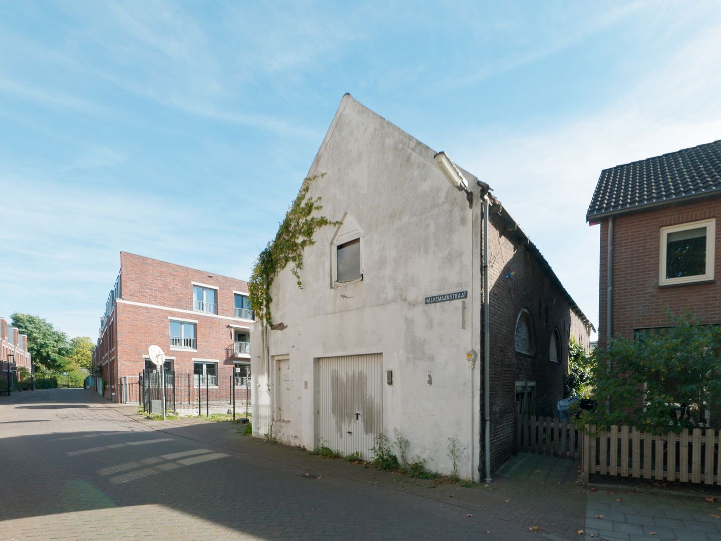Bekijk foto 1 van Halvemaanstraat 12