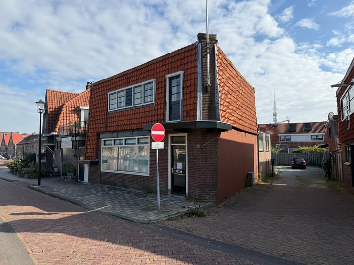 Mr. Harm Smeengekade 10