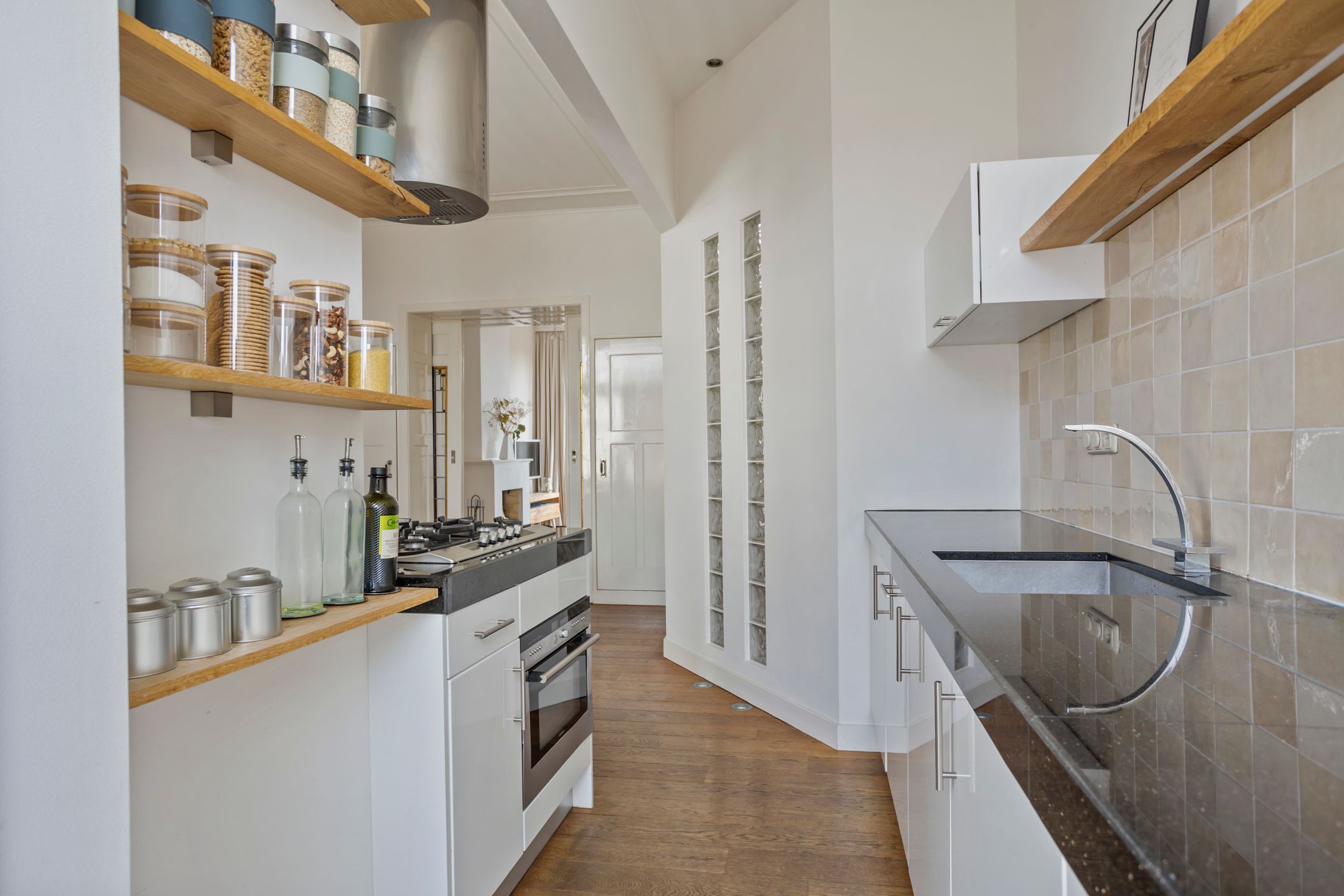 Photo 15 of Verhagen Metmanstraat 36