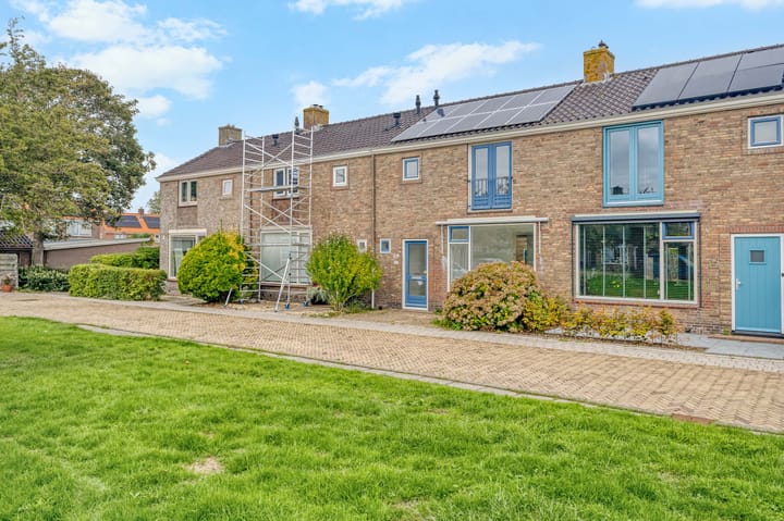 Tussenwoning te koop: Duinroosstraat 120, Den Helder