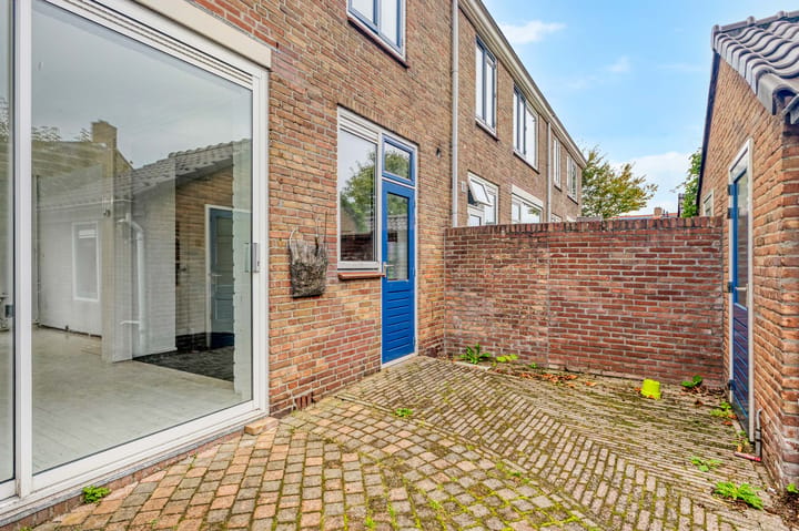Tussenwoning te koop: Duinroosstraat 120, Den Helder