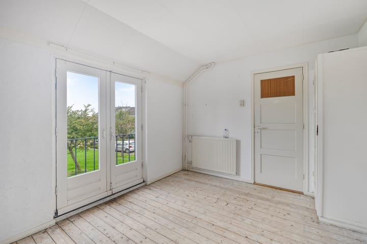 Tussenwoning te koop: Duinroosstraat 120, Den Helder
